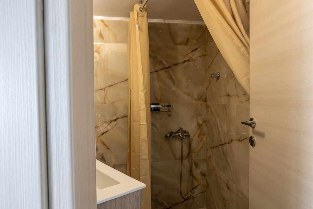 Alexander Blue Suite photo 14